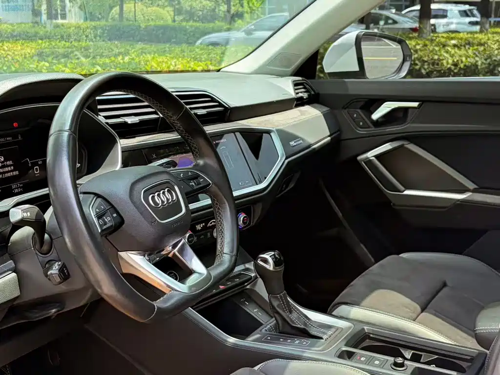 Audi Q3 2022 — фото 14