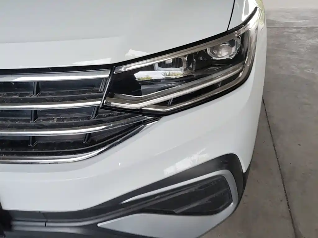 Volkswagen Tiguan L 2023 — фото 24