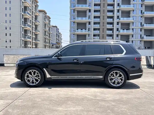 BMW X7 2023