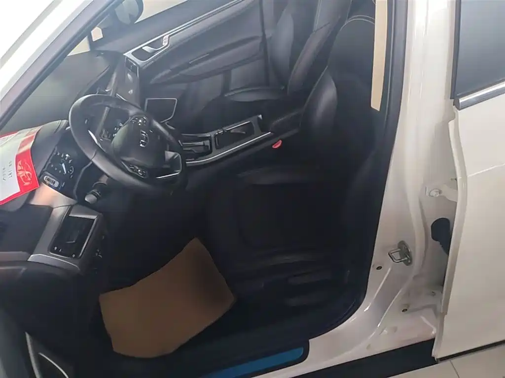 Geely Emgrand GS 2020 — фото 15