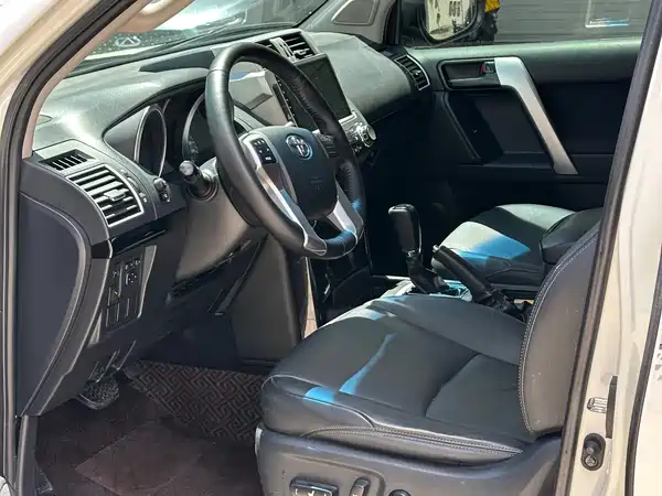 Toyota Prado 2016