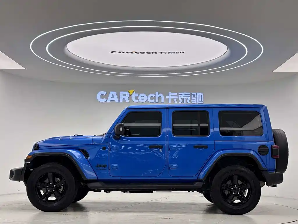 Jeep Wrangler 2023 — фото 8