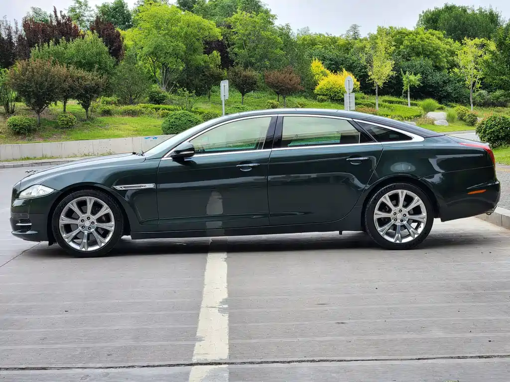 Jaguar XJ 2012