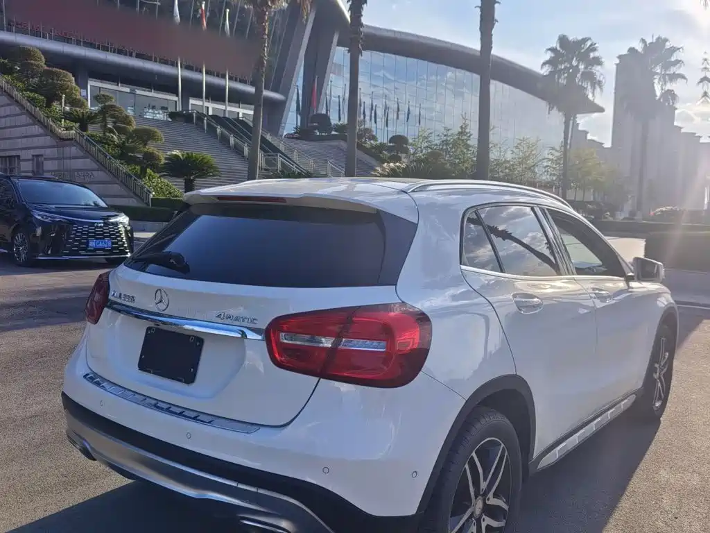 Mercedes-Benz GLA 2016 — фото 12