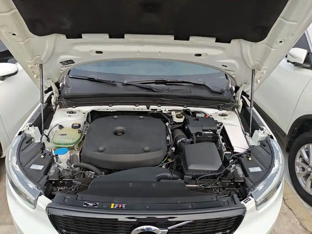 Volvo XC40 2021 — фото 20