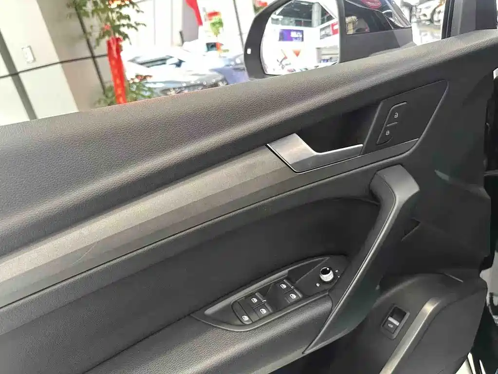 Audi Q5L 2019 — фото 13