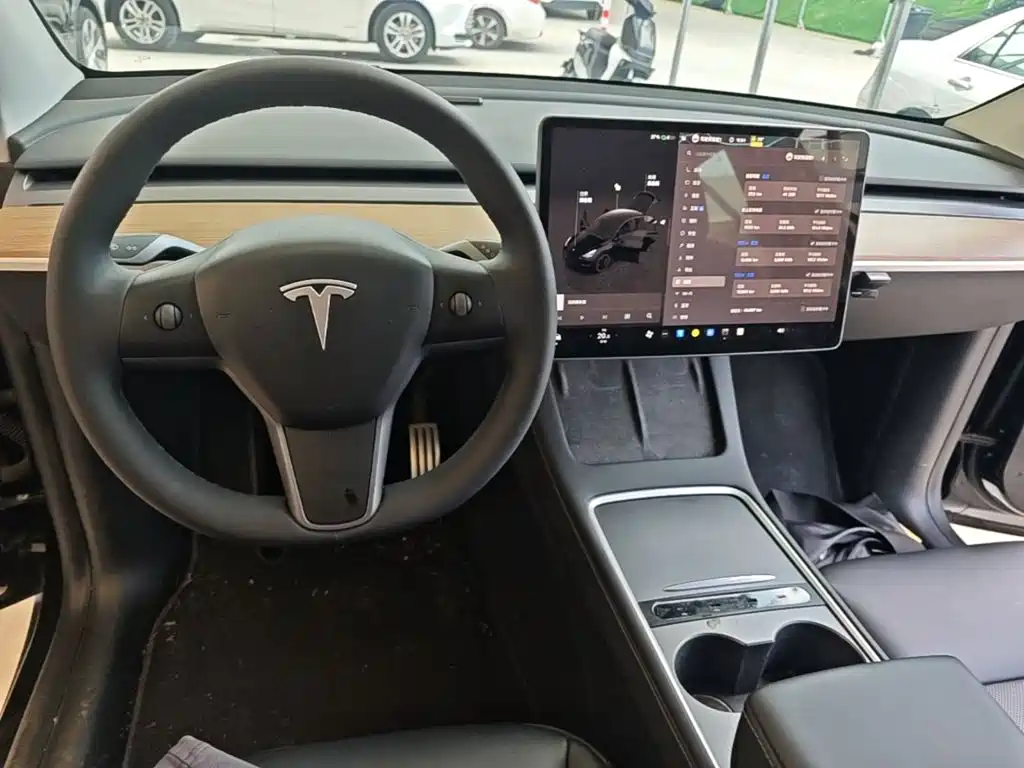 Tesla Model Y 2022 — фото 10