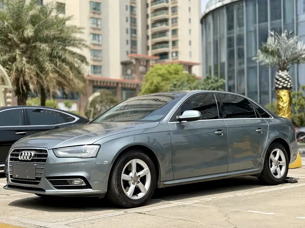 Audi A4L 2012