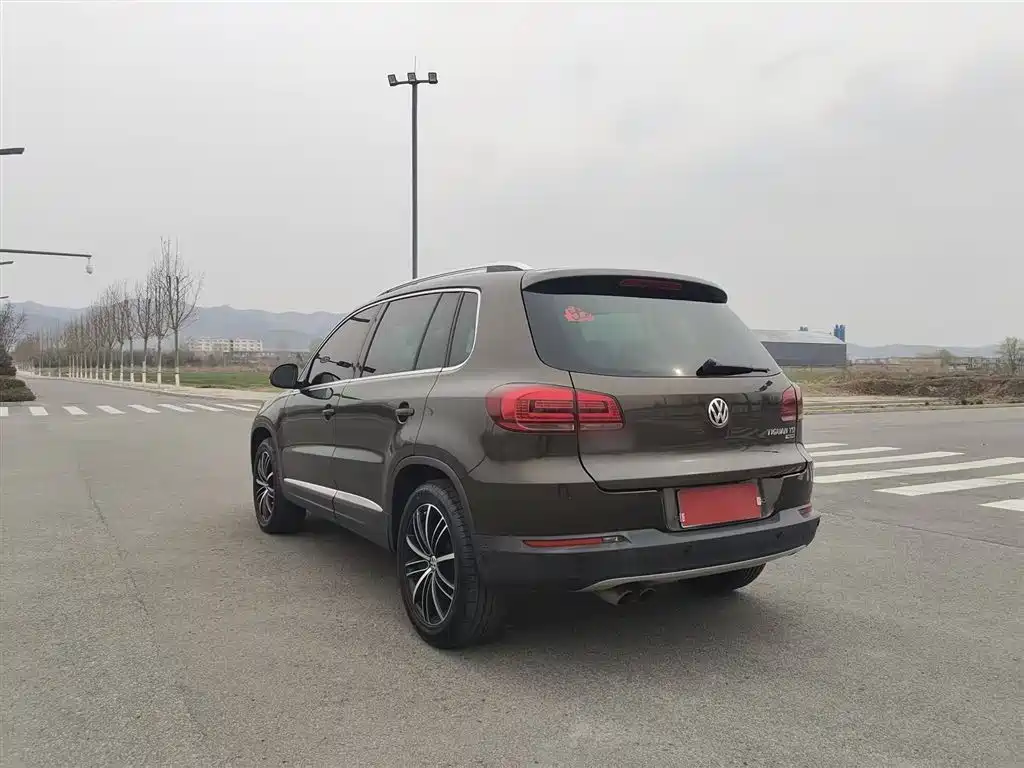 Volkswagen Tiguan 2015 — фото 9