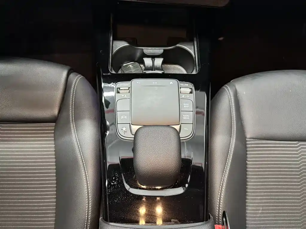 Mercedes-Benz A-Class 2022 — фото 11