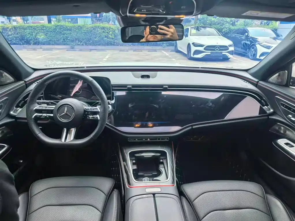 Mercedes-Benz E-Class 2024 — фото 10