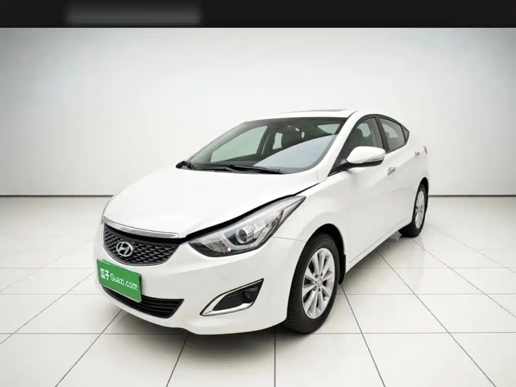 Hyundai Elantra 2016 — фото 25