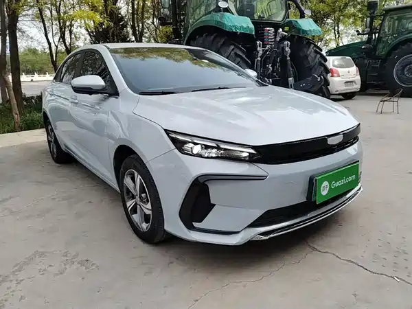 Geely Emgrand L Hip 2024