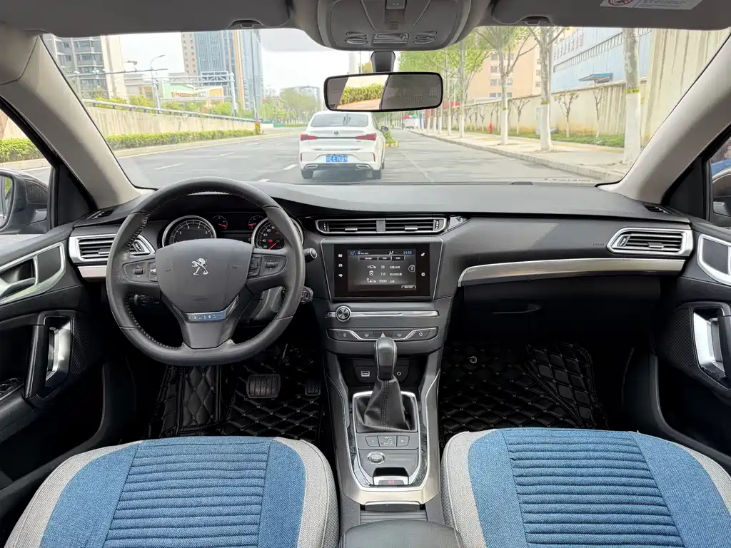 Peugeot 408 2016 — фото 11