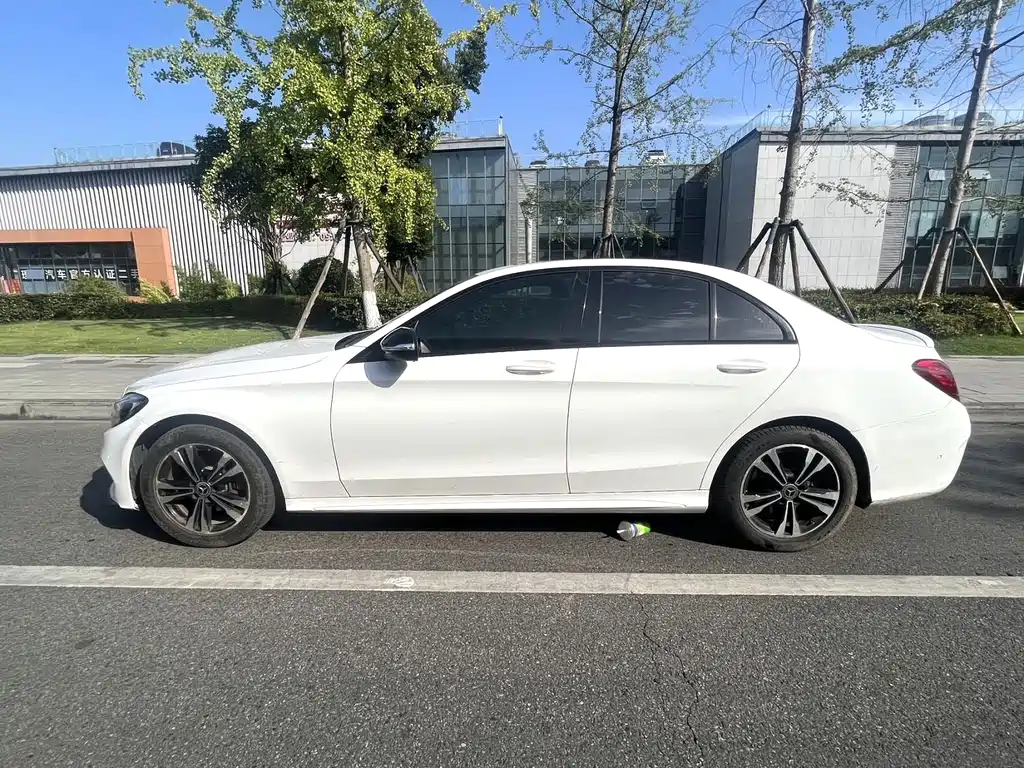 Mercedes-Benz C-Class 2018 — фото 9