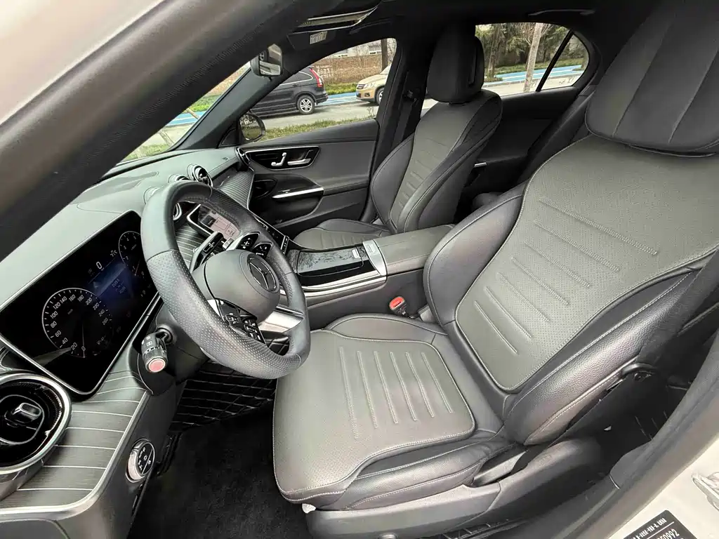 Mercedes-Benz C-Class 2023 — фото 11