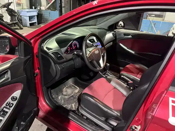 Hyundai Rui Yi 2014