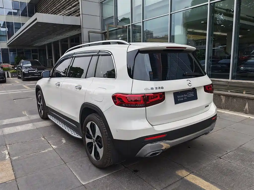 Mercedes-Benz GLB 2023 — фото 4