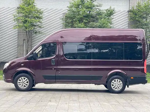 Dongfeng Yufeng 2015