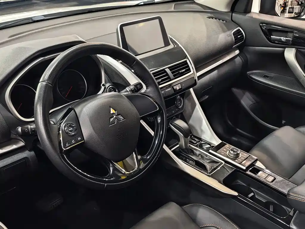 Mitsubishi Eclipse Cross 2019 — фото 4
