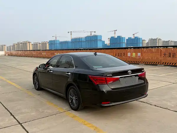 Toyota Crown 2017