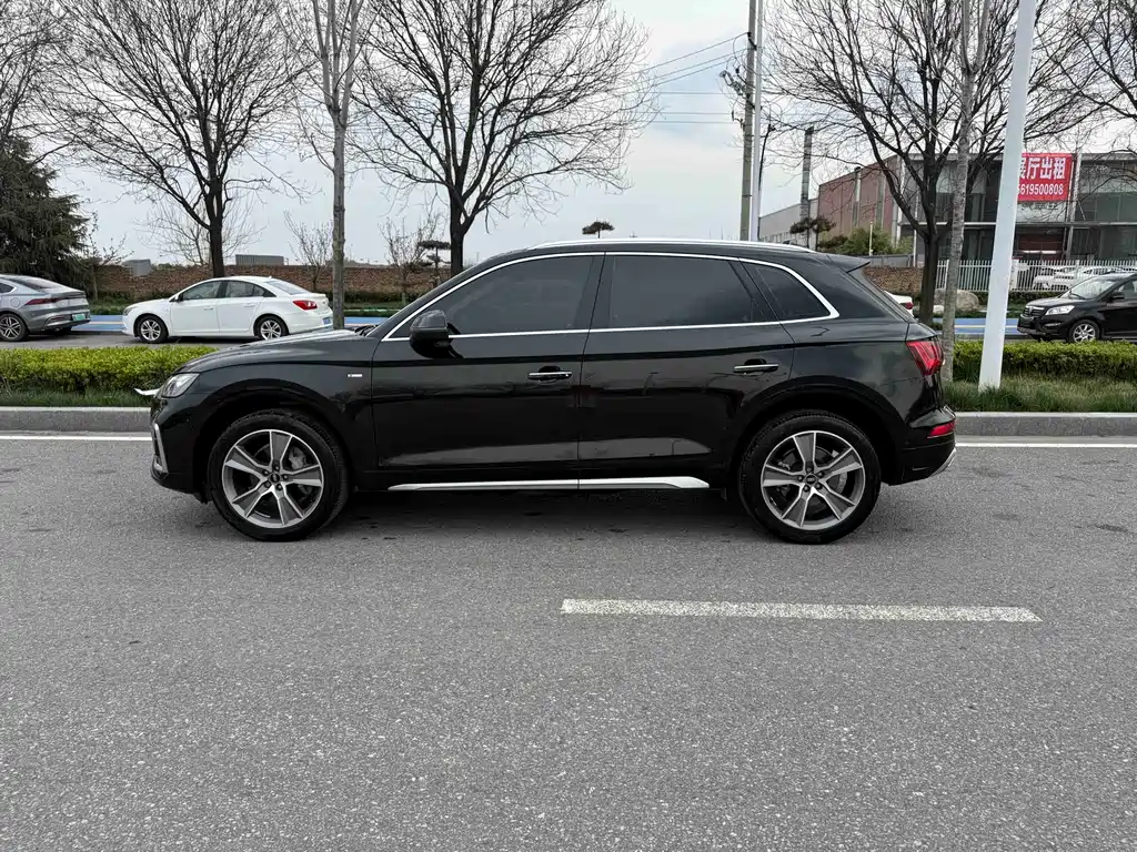 Audi Q5L 2021 — фото 16