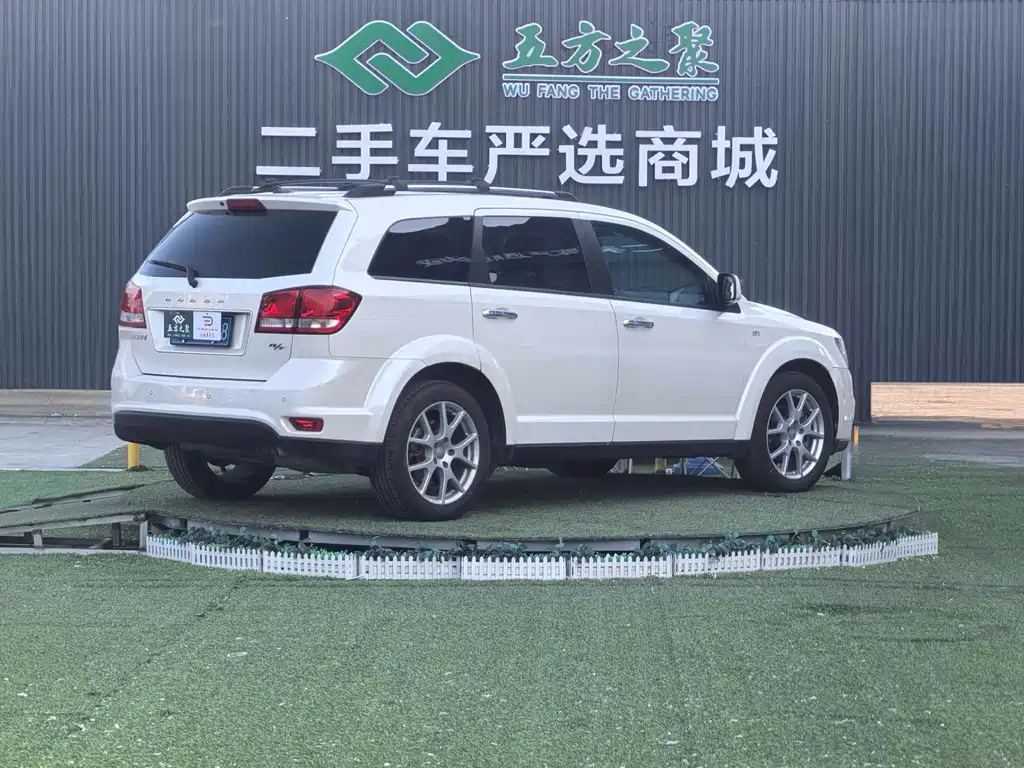 Dodge Journey 2014 — фото 18