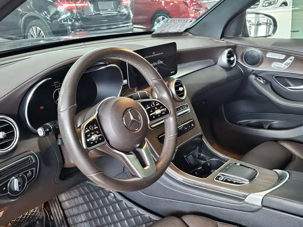 Mercedes-Benz GLC 2020 — фото 15