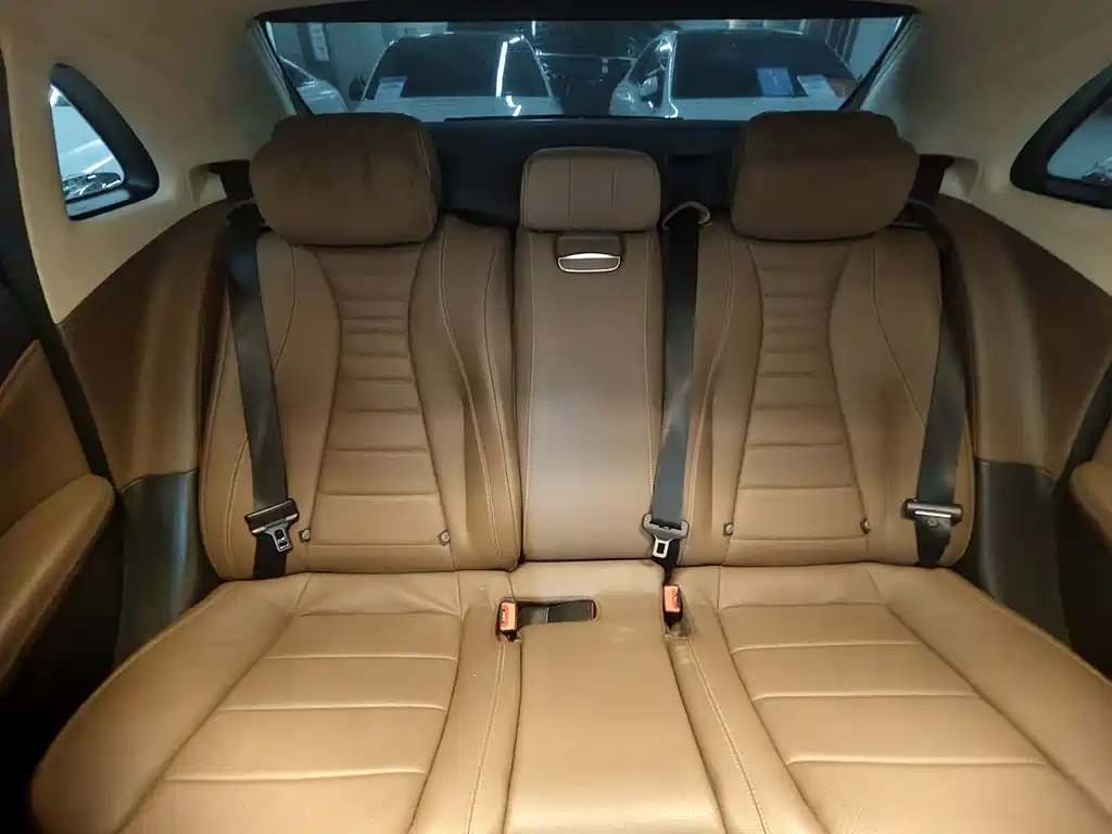 Mercedes-Benz E-Class 2020 — фото 13