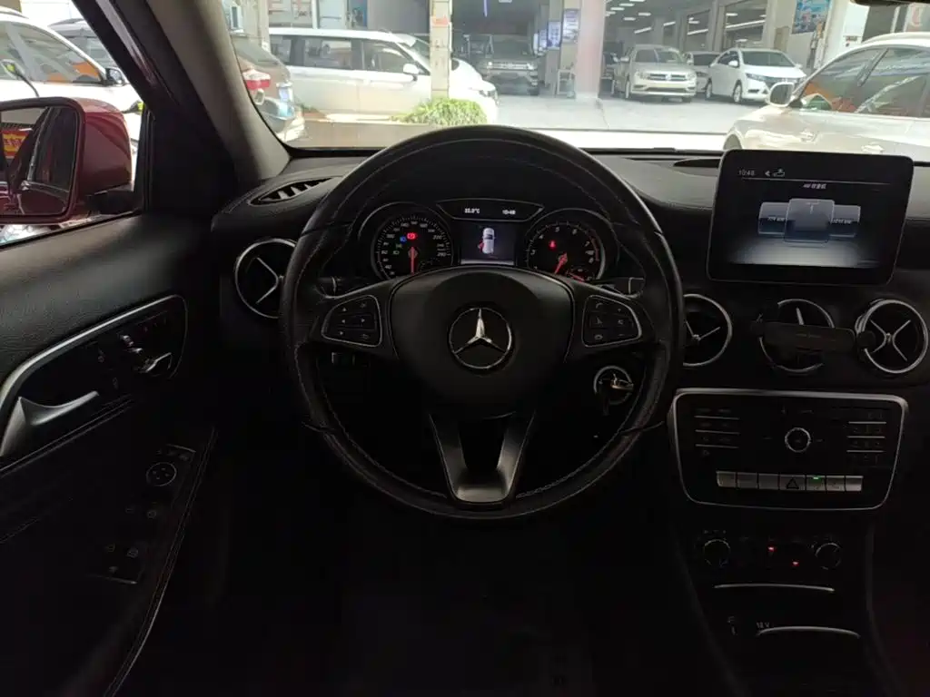 Mercedes-Benz GLA 2018 — фото 11