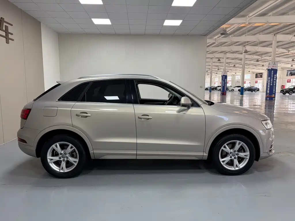 Audi Q3 2018 — фото 8