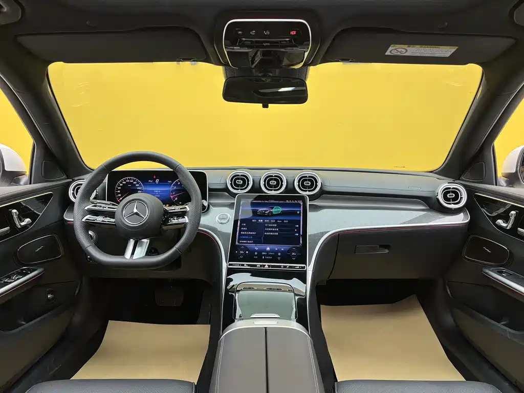 Mercedes-Benz C-Class 2025 — фото 11