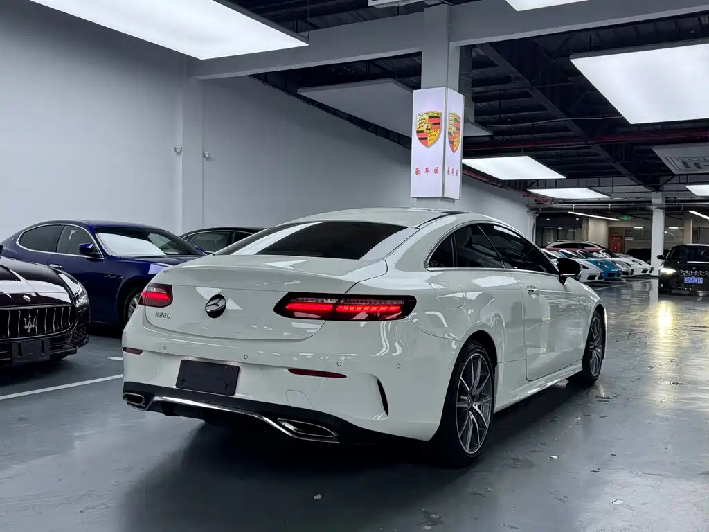 Mercedes-Benz E-Class 2021 — фото 20