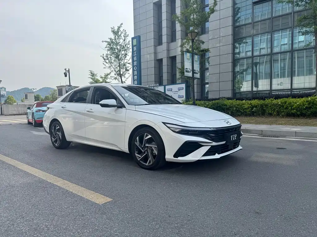 Hyundai Elantra 2025