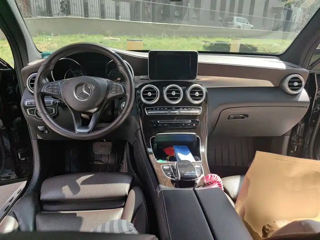 Mercedes-Benz GLC 2018 — фото 10