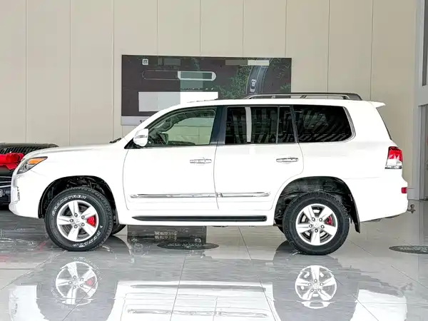 Lexus LX 2014