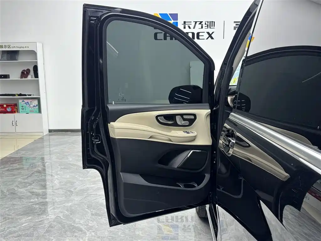 Mercedes-Benz V-Class 2022 — фото 5
