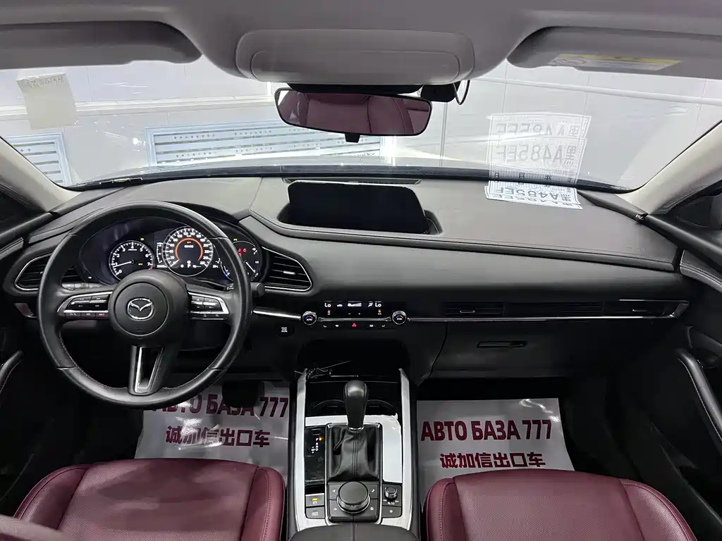 Mazda CX-30 2023 — фото 16