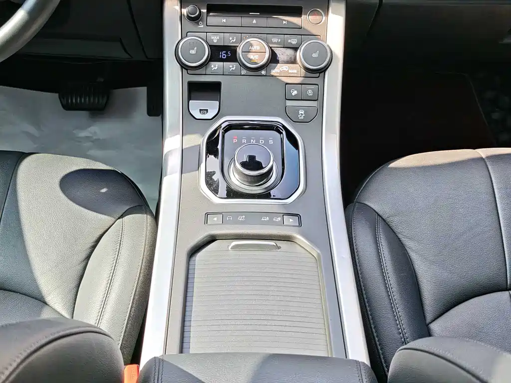 Land Rover Evoque 2019 — фото 17