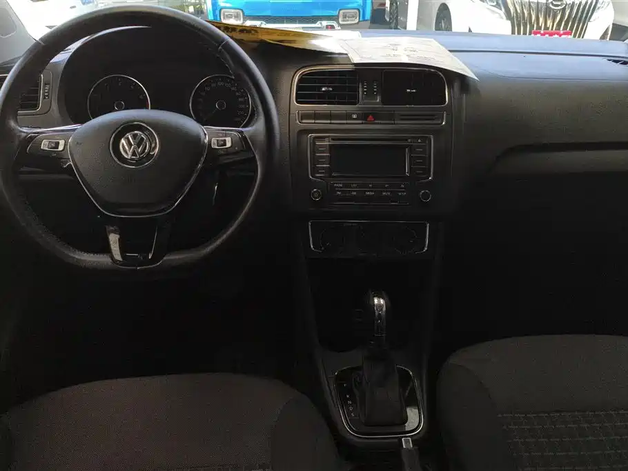 Volkswagen Polo 2017 — фото 12