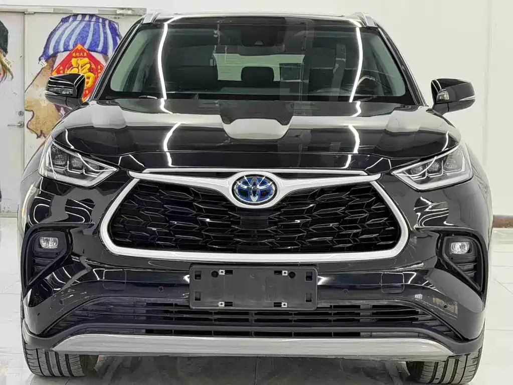 Toyota Highlander 2022 — фото 2
