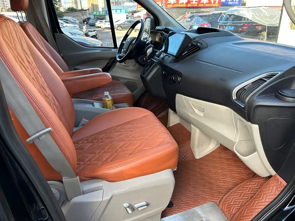 Ford Tourneo 2022 — фото 10