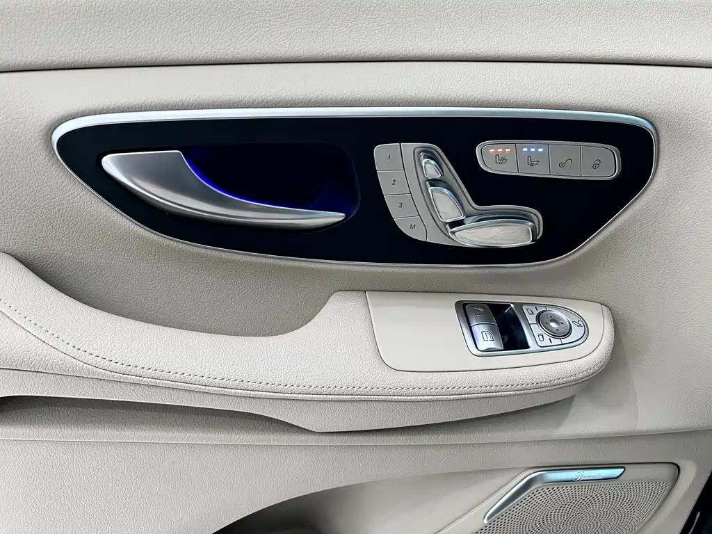 Mercedes-Benz V-Class 2025 — фото 25