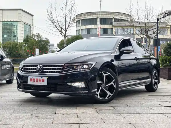 Volkswagen Magotan 2025