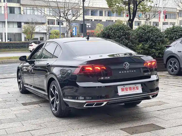 Volkswagen Magotan 2025