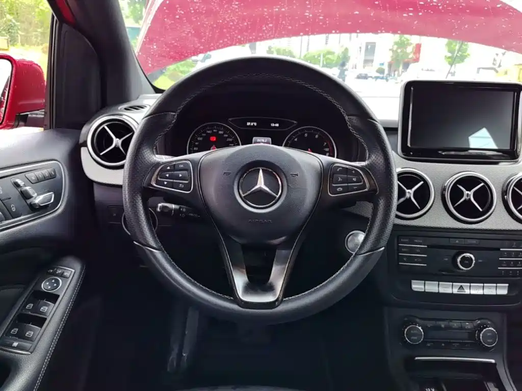Mercedes-Benz B-Class 2016 — фото 11