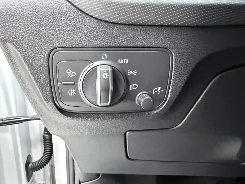 Audi Q2L 2023 — фото 17