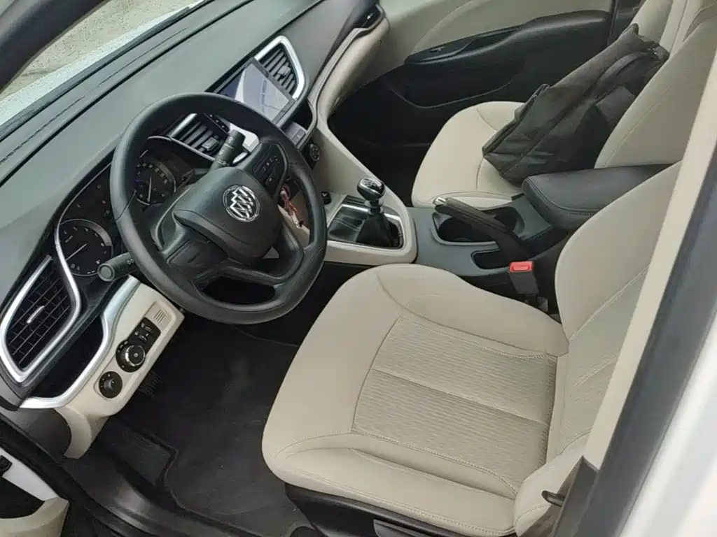 Buick Excelle 2017 — фото 15