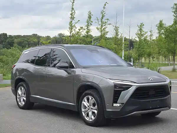 NIO ES8 2022