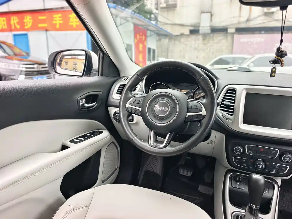 Jeep Compass 2017 — фото 6